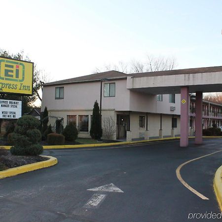 Express Inn - Wall Farmingdale Exteriér fotografie